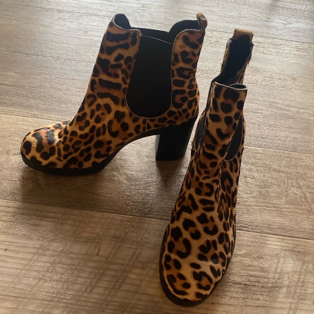 Cheetah print Crown Vintage heeled booties